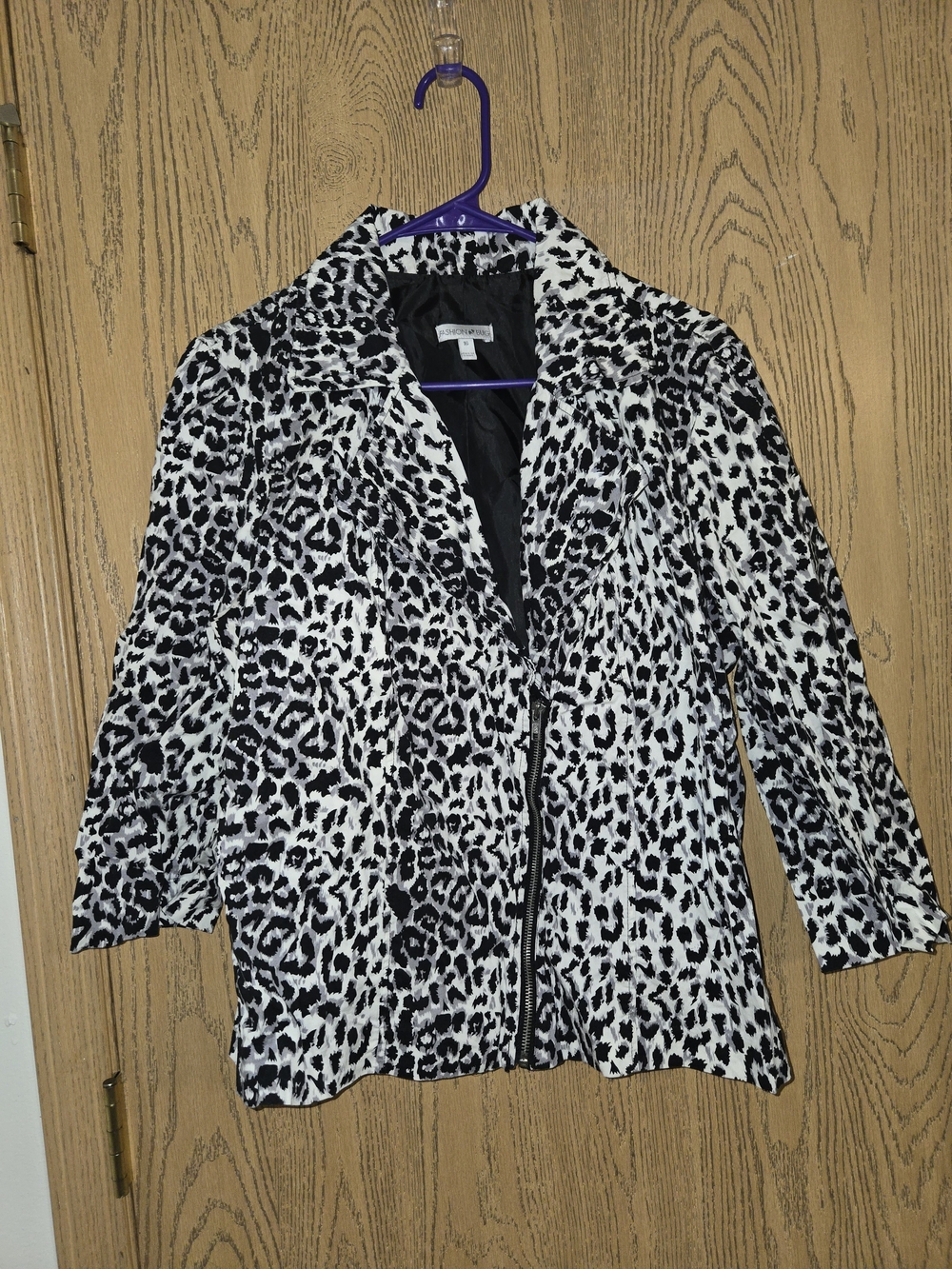 Fashion Bug Black & White Leopard-Print Zip Jacket